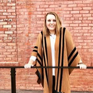 Meet your Posher, Amalia